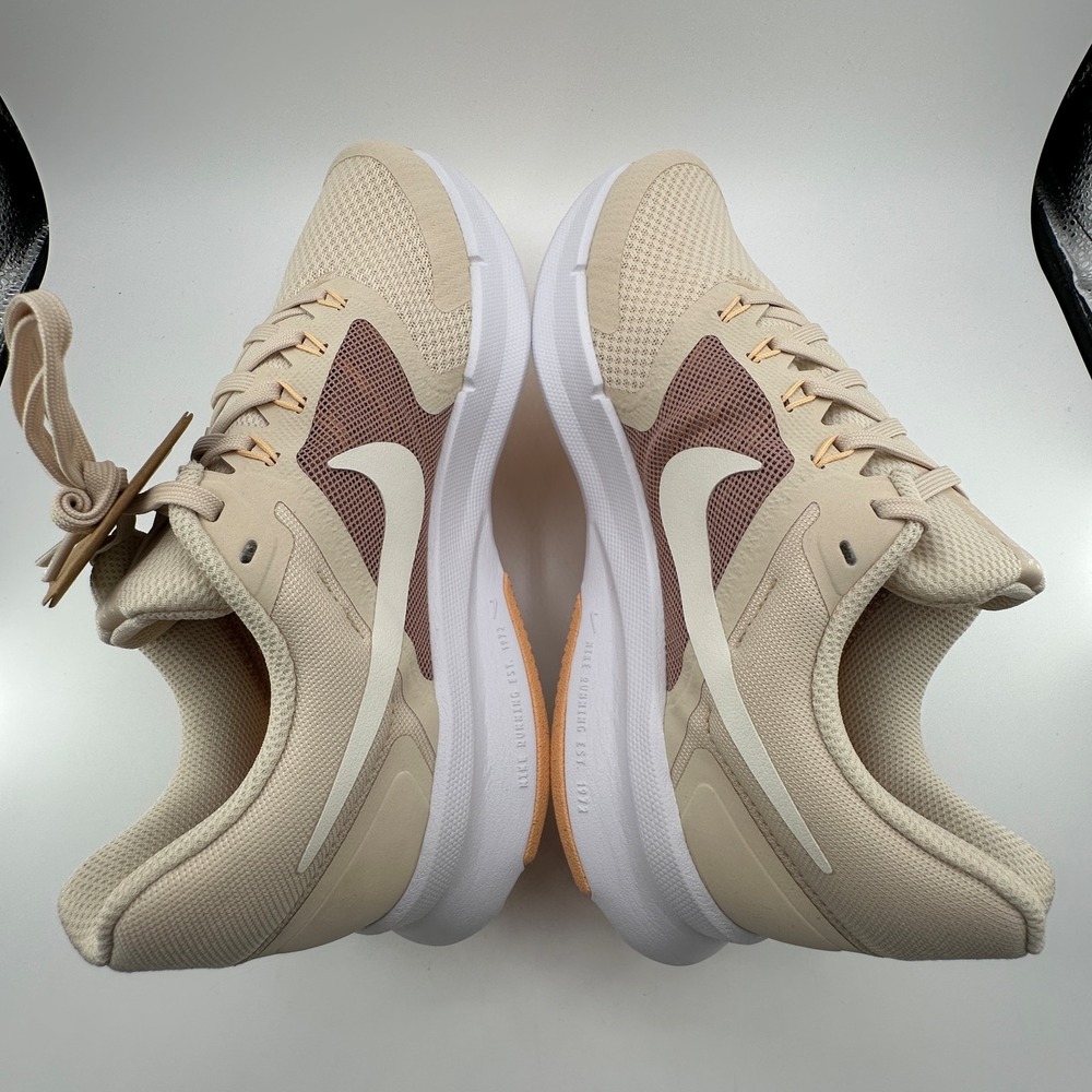 Nike Run Swift 3 Shoes Womens 10 White Sail Orange Chalk Sneakers DR2698 107 NEW - Picture 11 of 12
